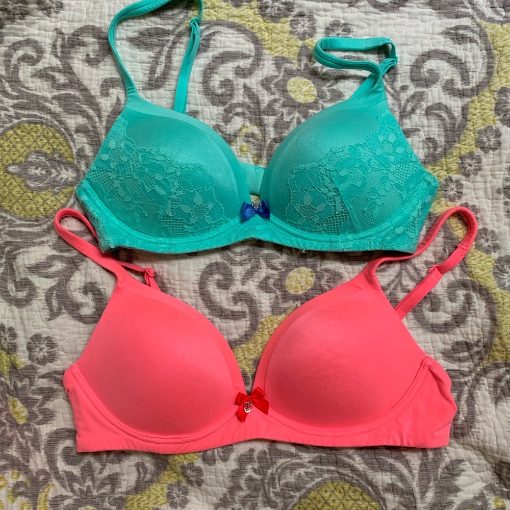 2 Victoria’s Secret wireless bras 34b Body By